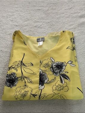 Yellow Floral Fair lady V-Neck sleeveless Women's Top
